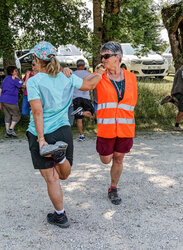 Étirements après la rando.
