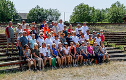 Les animateurs et les bénévoles.